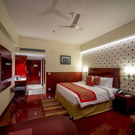 Ramada By Wyndham Jaipur Jaisinghpura Ξενοδοχείο Εξωτερικό φωτογραφία