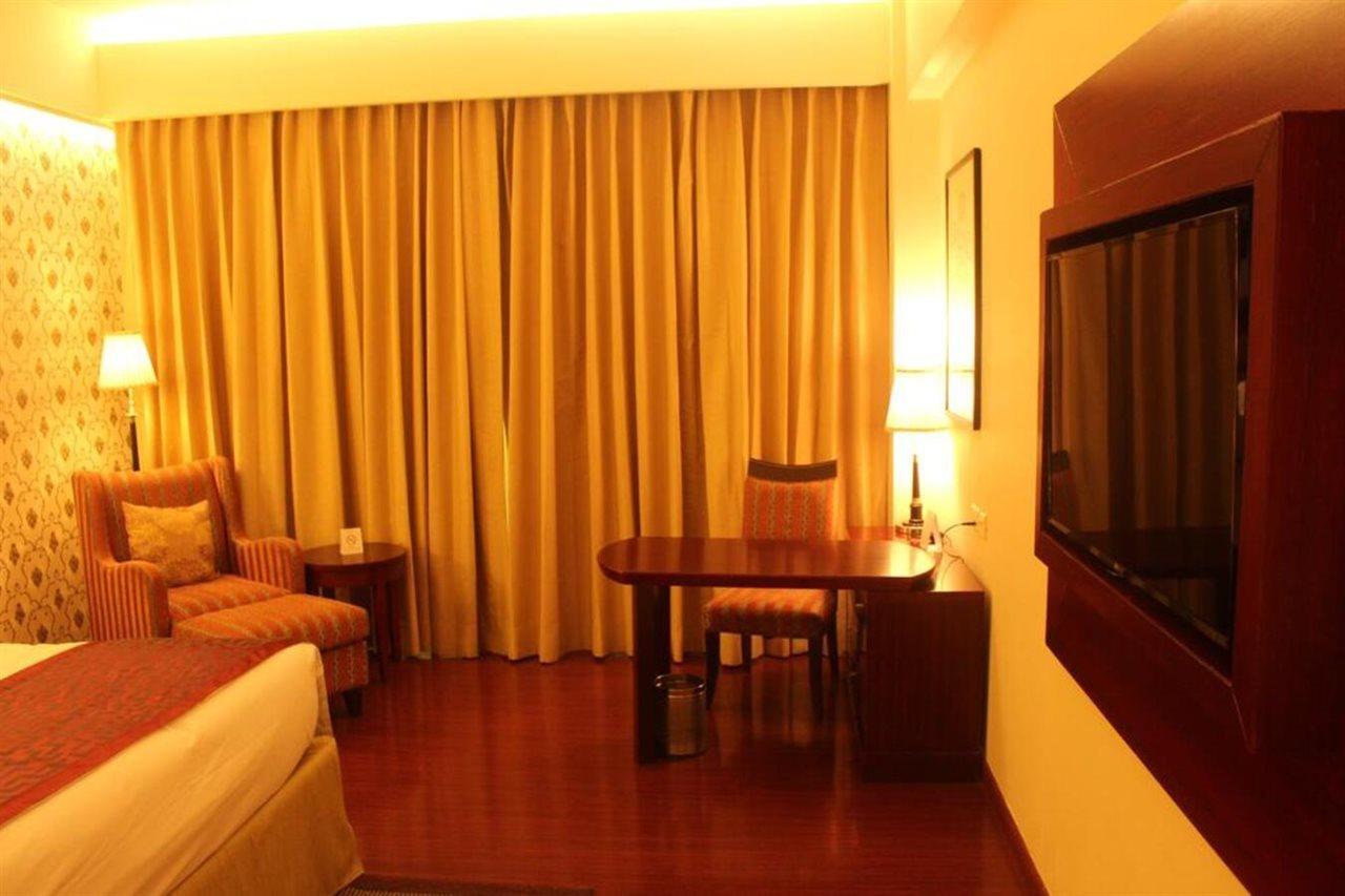 Ramada By Wyndham Jaipur Jaisinghpura Ξενοδοχείο Εξωτερικό φωτογραφία