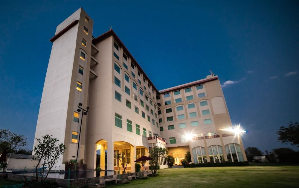 Ramada By Wyndham Jaipur Jaisinghpura Ξενοδοχείο Εξωτερικό φωτογραφία