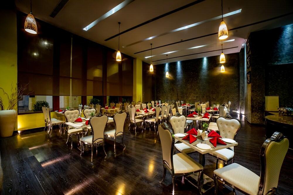 Ramada By Wyndham Jaipur Jaisinghpura Ξενοδοχείο Εξωτερικό φωτογραφία