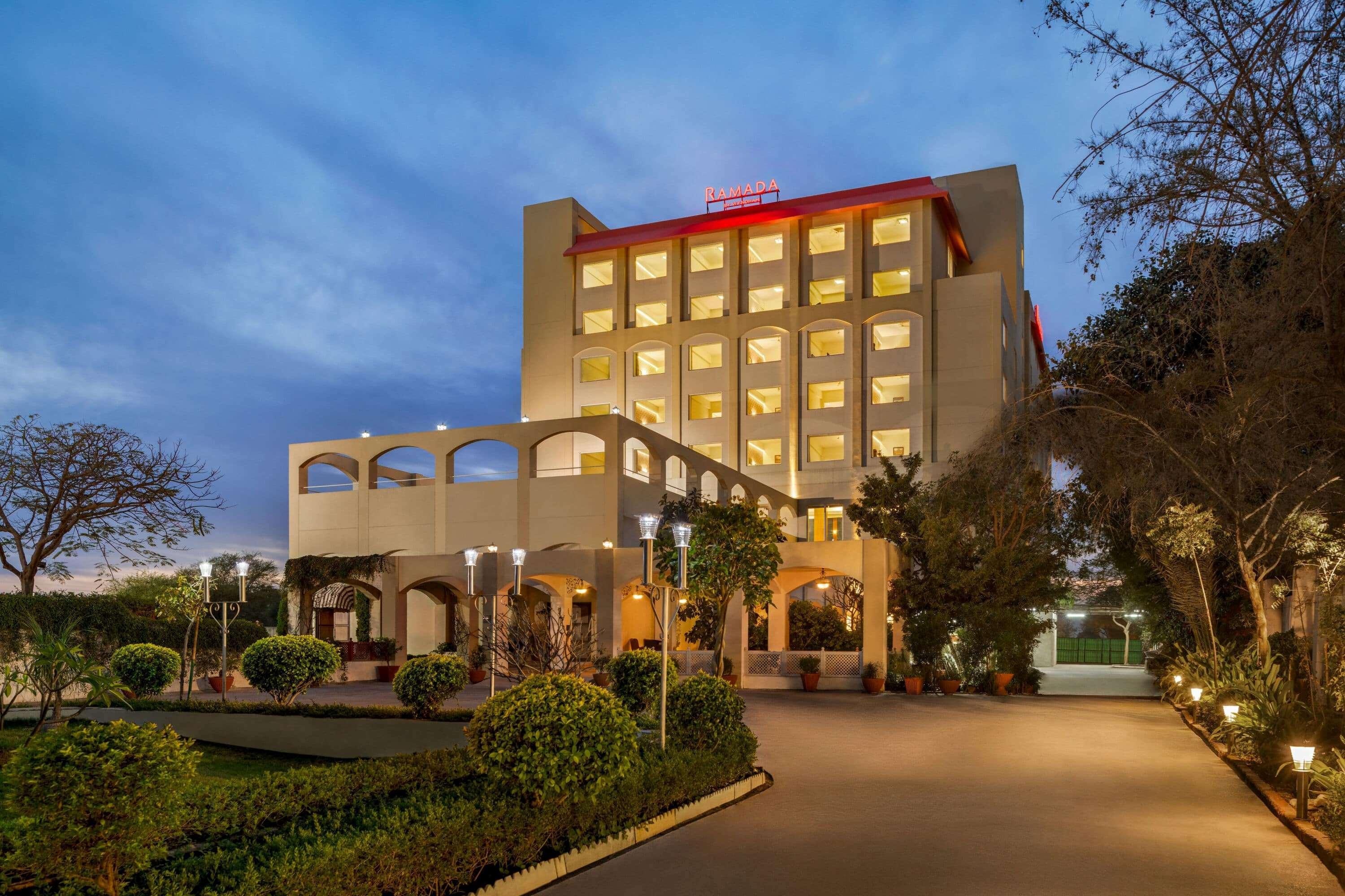 Ramada By Wyndham Jaipur Jaisinghpura Ξενοδοχείο Εξωτερικό φωτογραφία